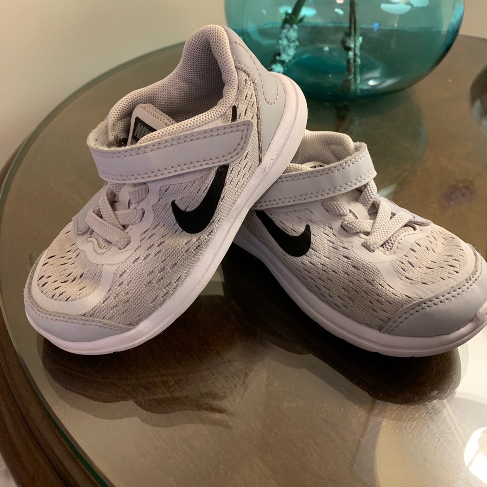 Nike toddler shoes in great condition!